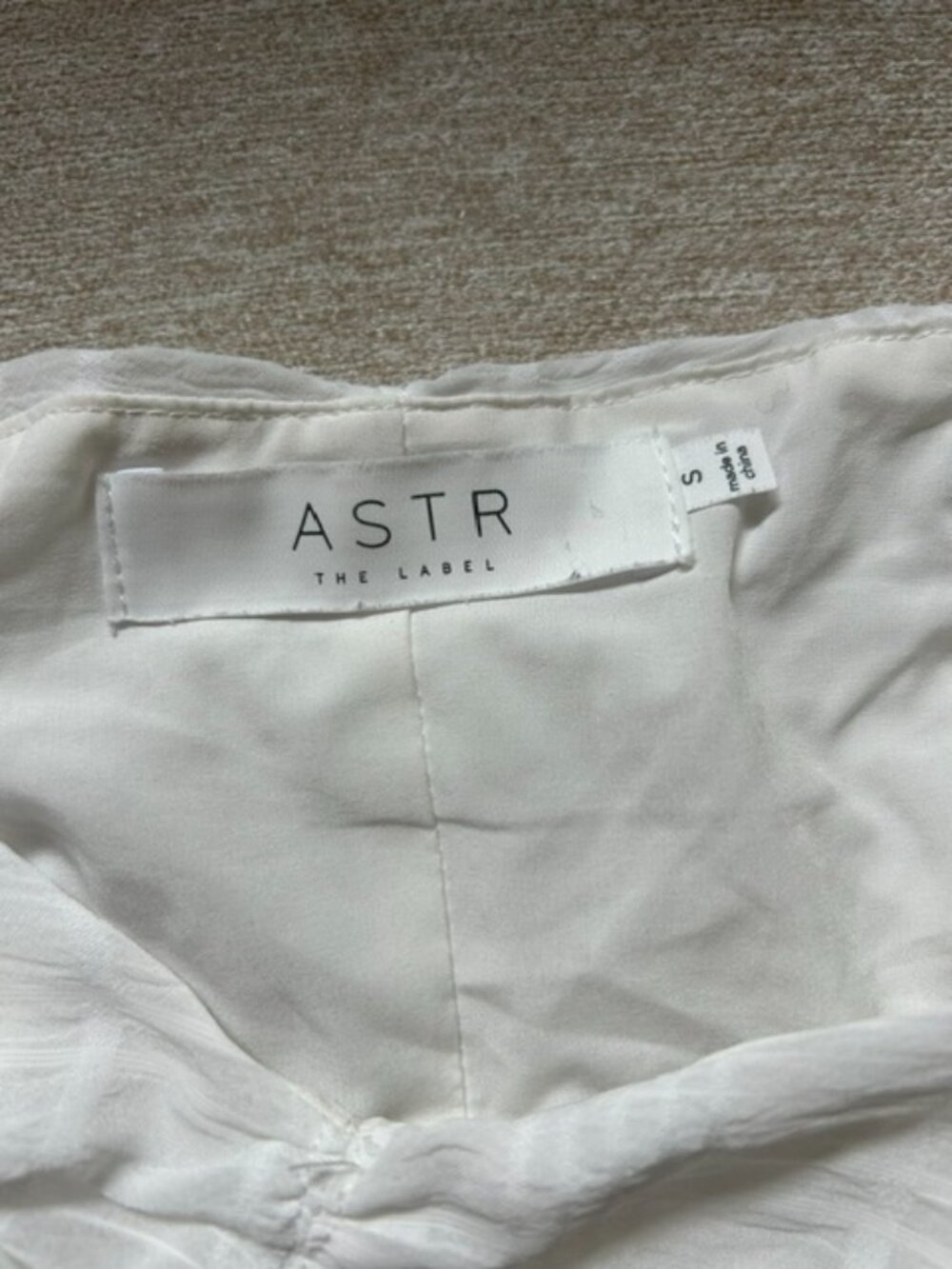 ASTR The Label White Ruched Puff Sleeve Crop Top | Cottagecore Romantic Blouse - Picture 7 of 7
